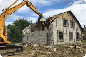 Как провести демонтаж дачного дома?